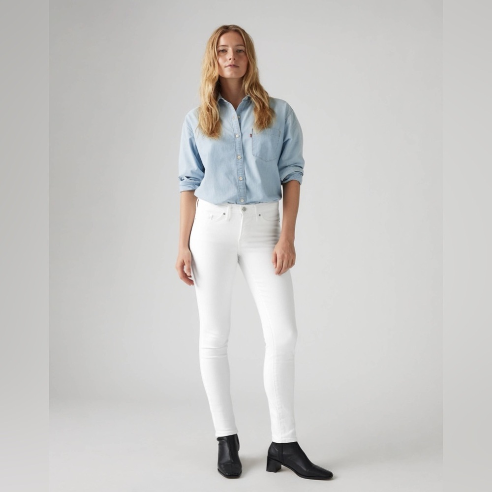 Levi’s 711 Skinny Snow White Denim Jeans excellent condition size 27 ful…​​